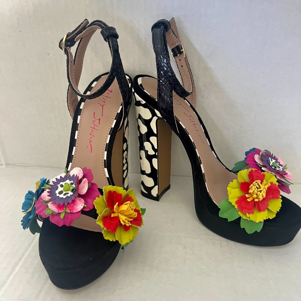 Betsey Johnson Platform Floral Heels Flower heels Size 5 - Picture 10 of 11